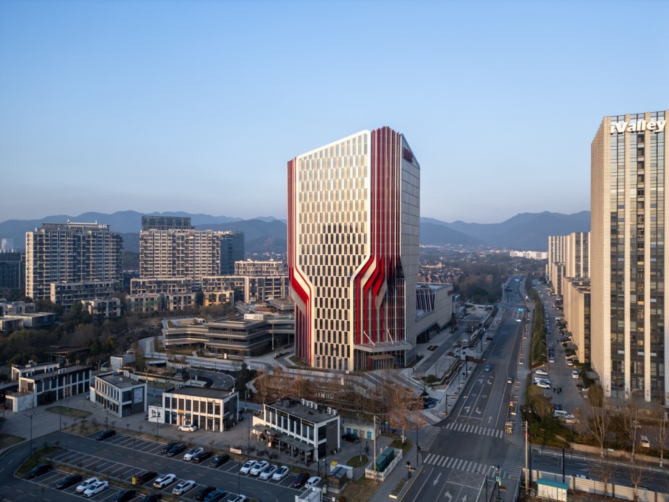 AutoFuturist Complex Jingu Center by LYCS Work
