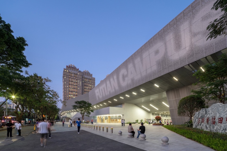 Futian High School Campus China by reMIXstudio