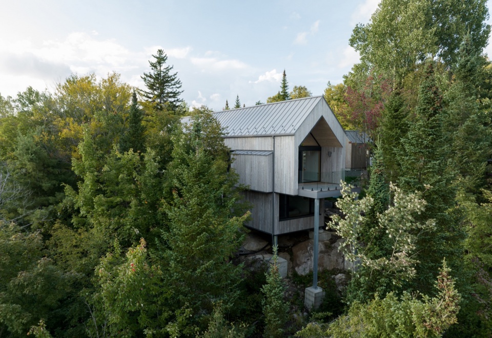 chalet papillon by robitaillecurtis
