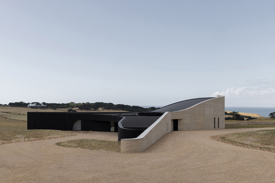 peninsula house by wood marsh