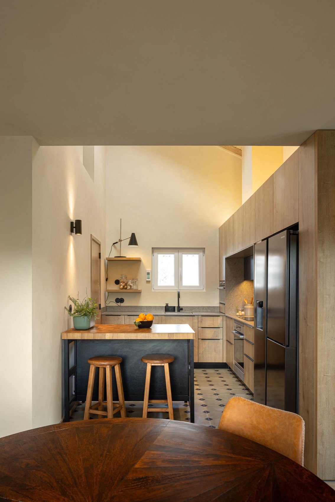 Rural soul house in Sintra by Tsou Arquitectos - 谷德设计网