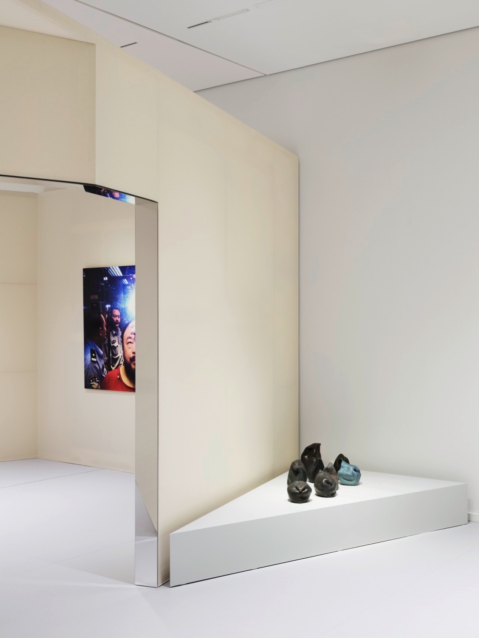 the world in my hand by ester bruzkus architekten