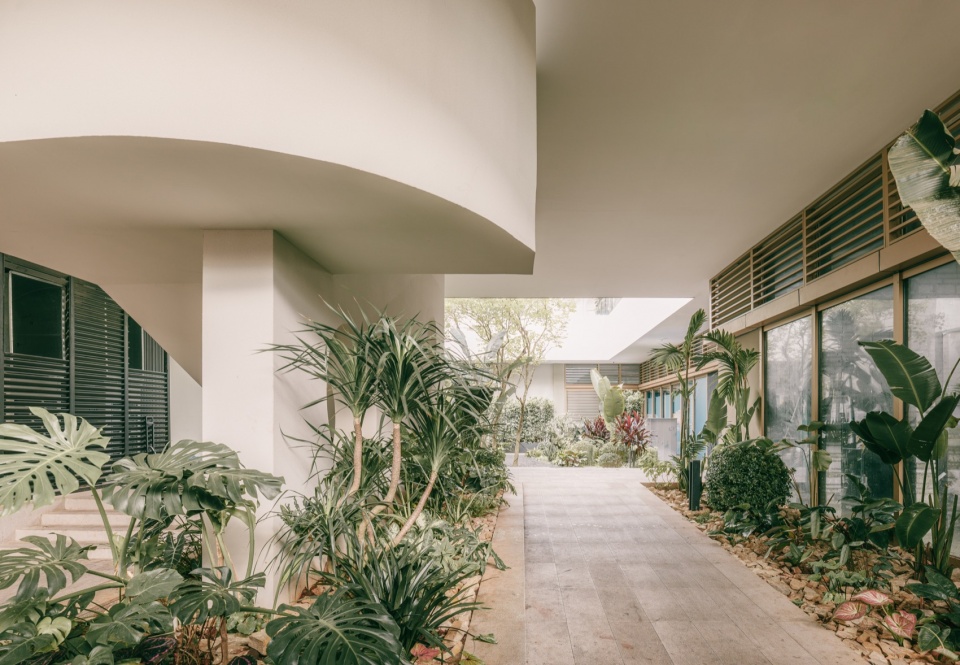 The CAPE Commercial District China by DL atelier