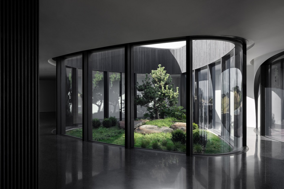 peninsula house by wood marsh