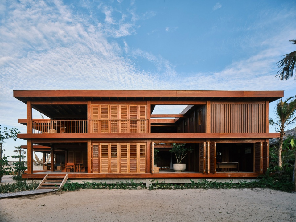 Casa Elilula by Commany Conti Granteral