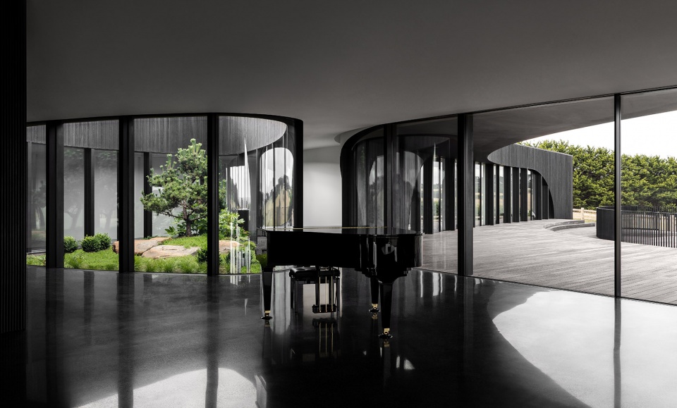 peninsula house by wood marsh