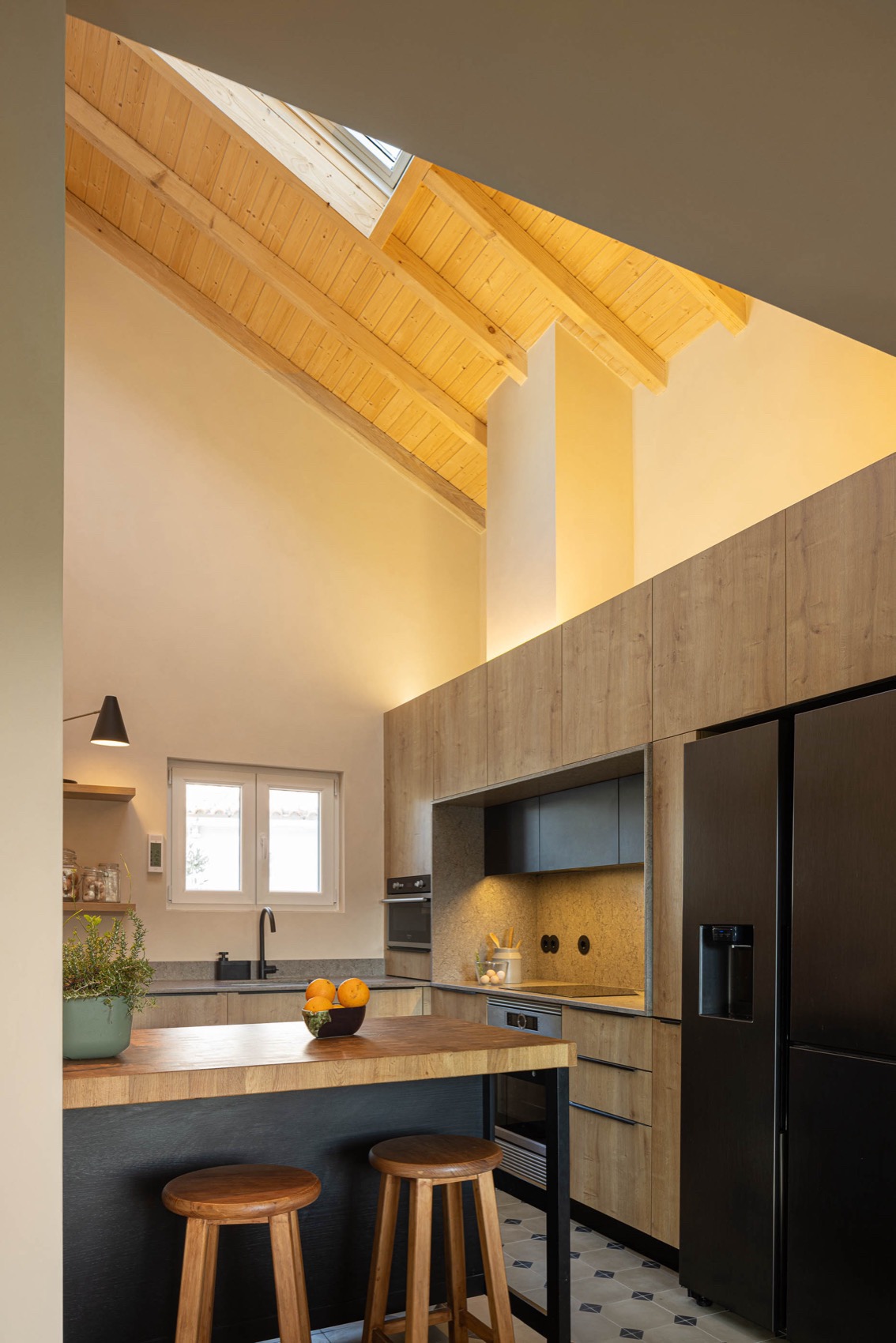 Rural soul house in Sintra by Tsou Arquitectos - 谷德设计网