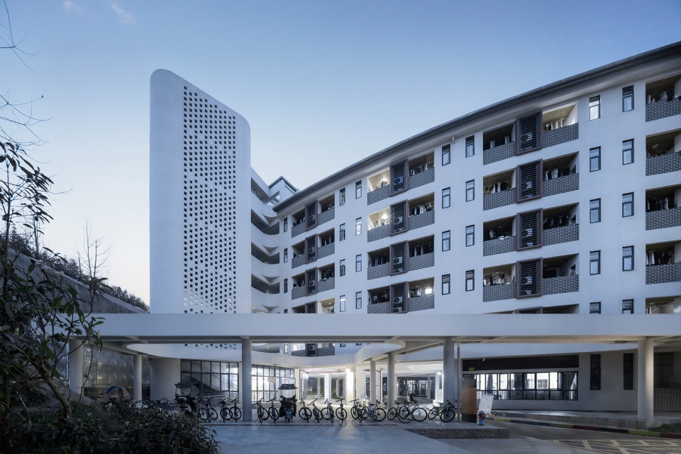 chongqing college of mobile communication hechuan campus by ig·architects