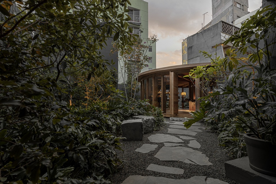 xinu marsella by esrawe studio cadena