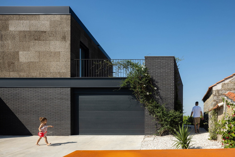 casa do sobreiro by skemba studio