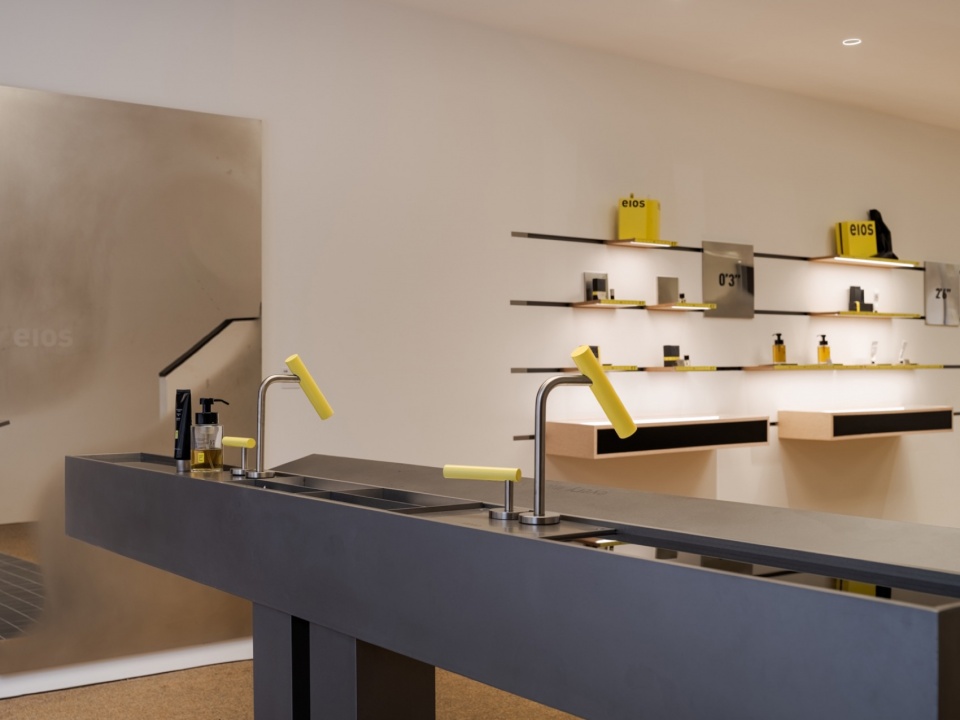 eios store hoii design