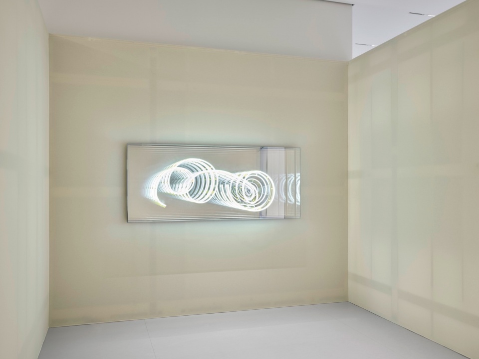 the world in my hand by ester bruzkus architekten