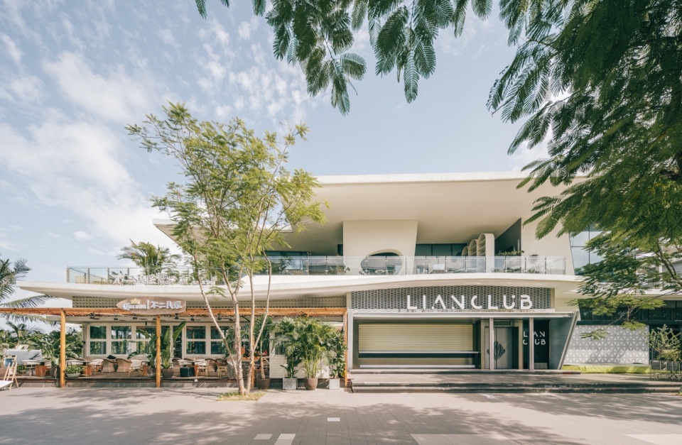 The CAPE Commercial District China by DL atelier