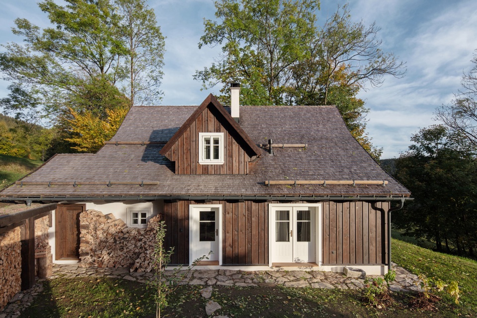 cottage two sisters by studio projectica