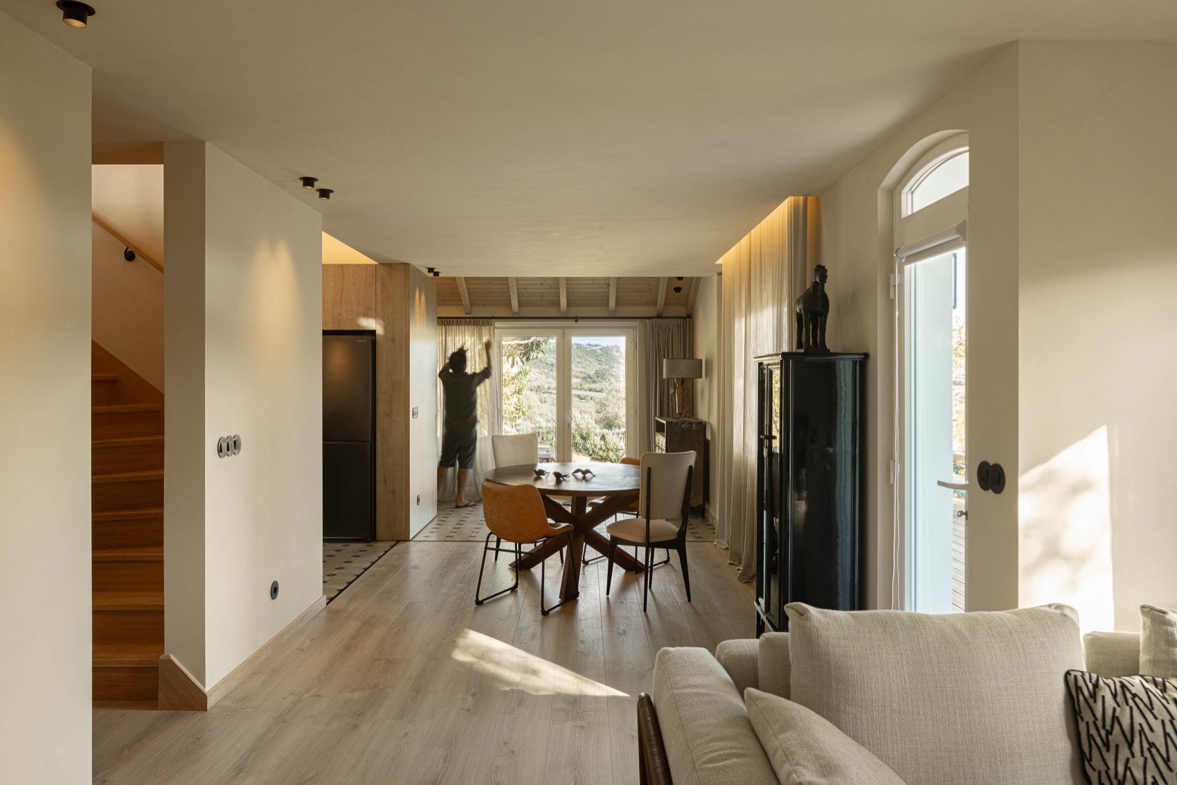 Rural soul house in Sintra by Tsou Arquitectos - 谷德设计网