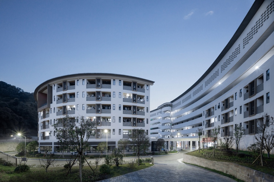 chongqing college of mobile communication hechuan campus by ig·architects