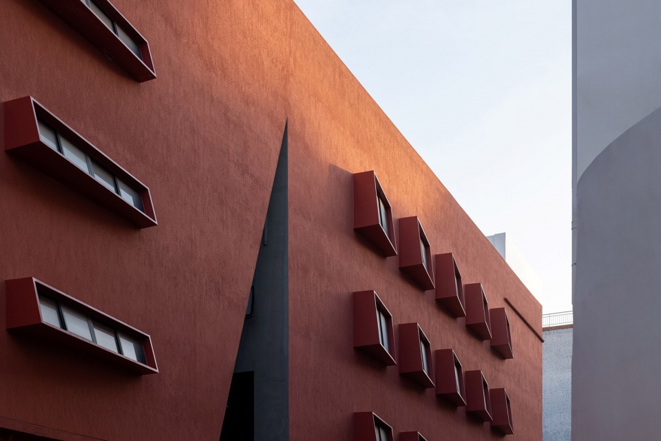 the renovation of 7 and 8 buildings in dongcai industrial park by atelier diagonal