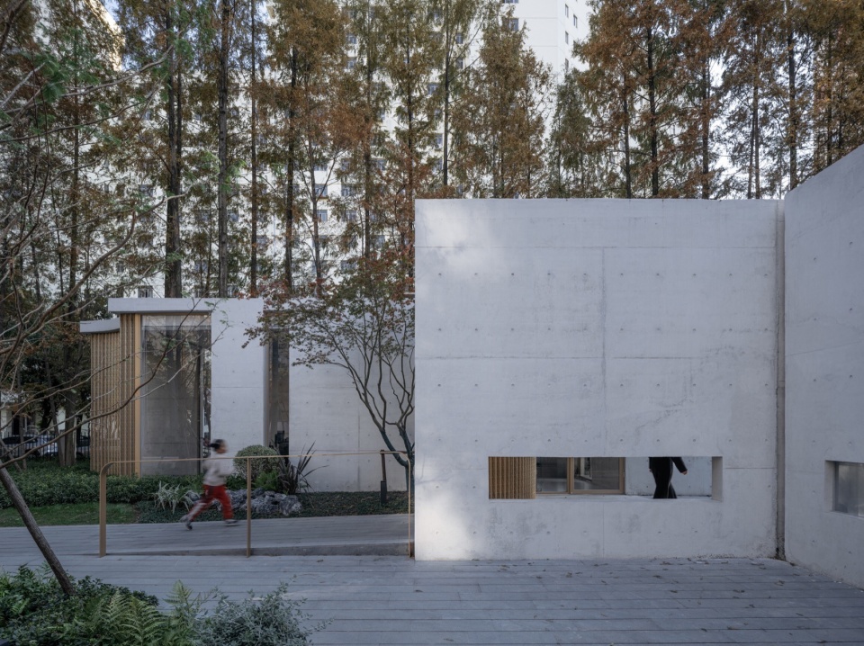 林隐轩的当代空间构成与林间静谧感受 @CreatAR Images tianlin park tourist center shanghai by viascape design