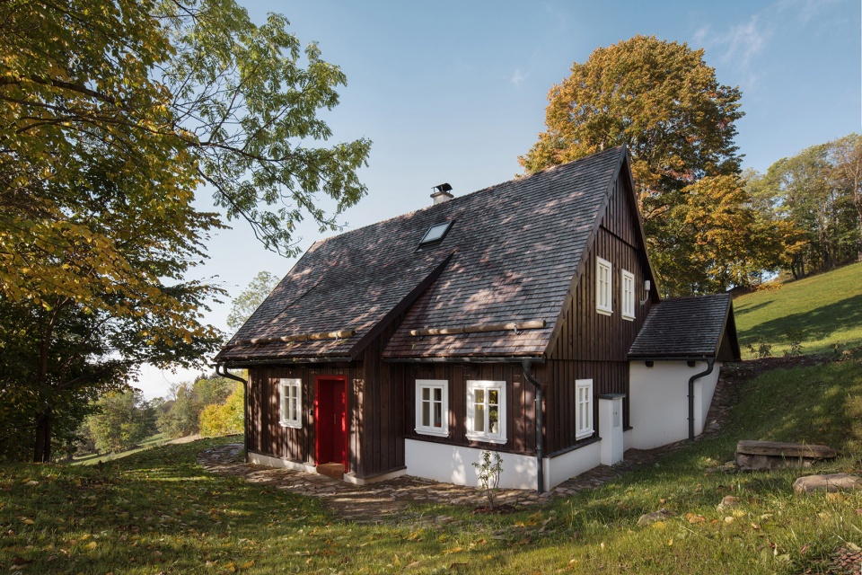 cottage two sisters by studio projectica