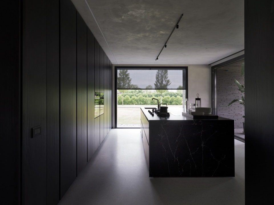 house in the park by mide architetti
