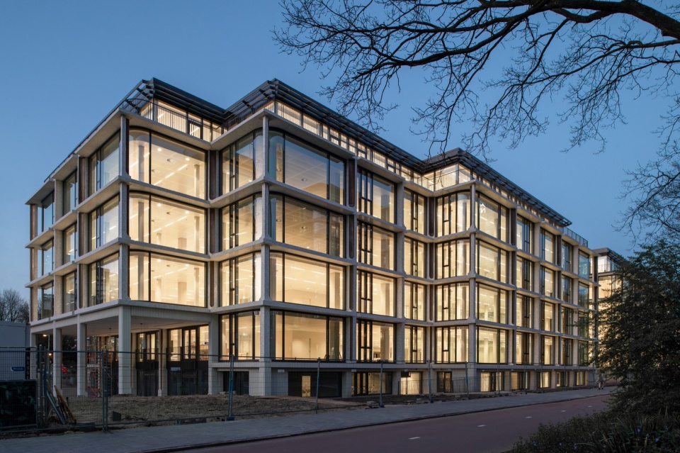 pi59 offices by v8 architects