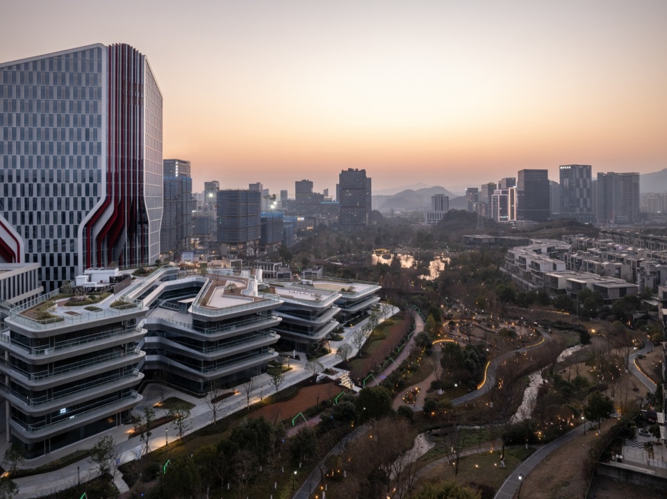 AutoFuturist Complex Jingu Center by LYCS Work