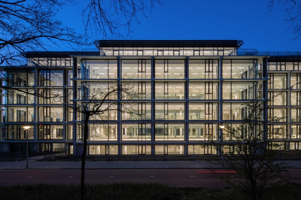 pi59 offices by v8 architects