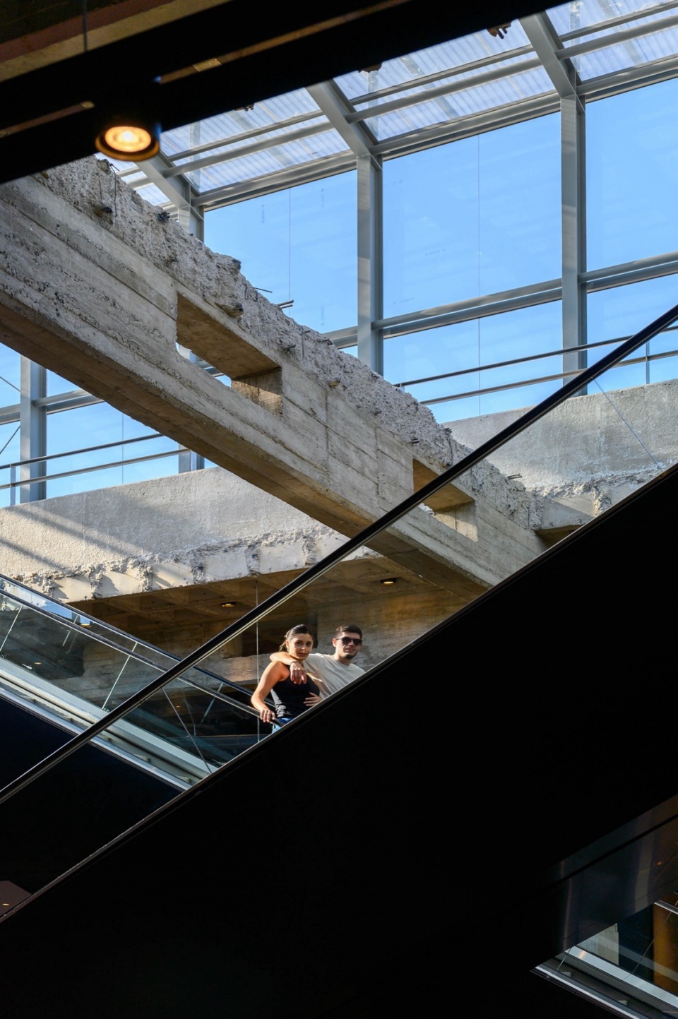 remodeling in nuevocentro shopping by ar mondejar arquitectos