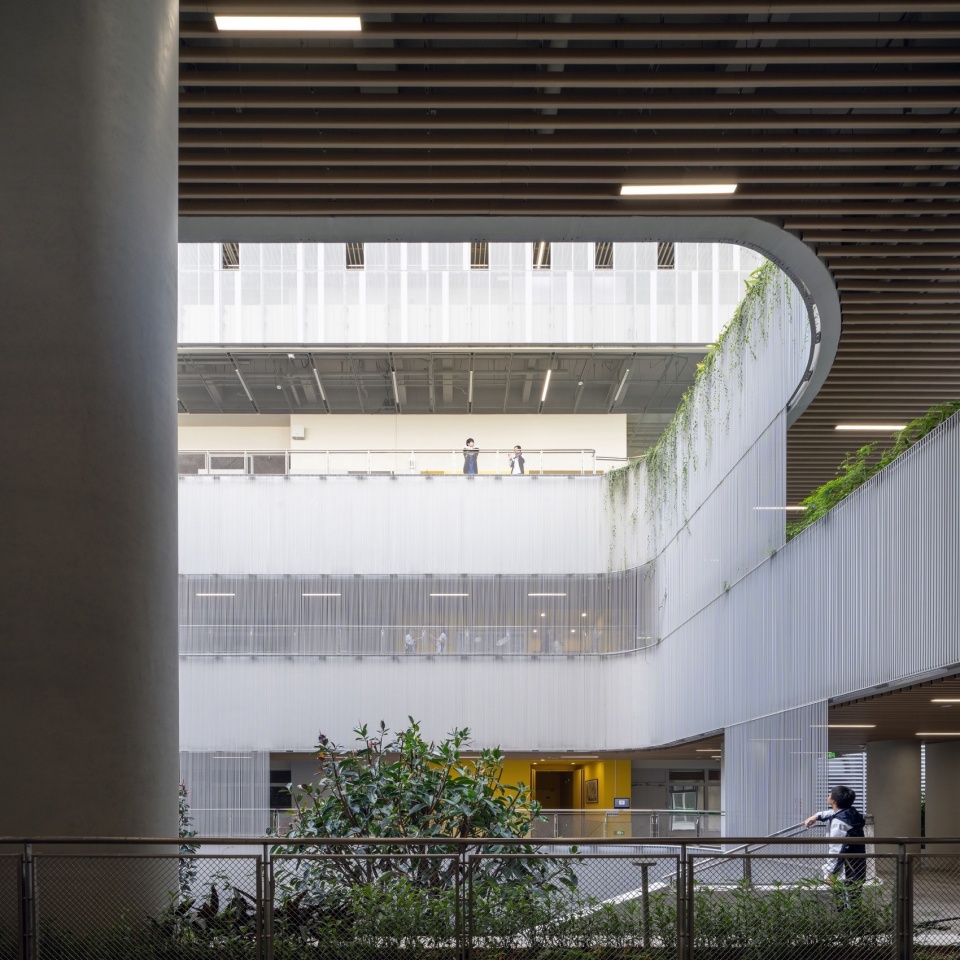 Futian High School Campus China by reMIXstudio