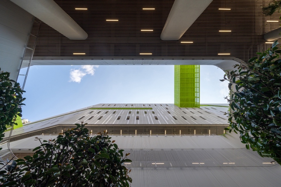 Futian High School Campus China by reMIXstudio