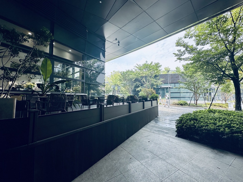 valley village shopping mall by archi tectonics