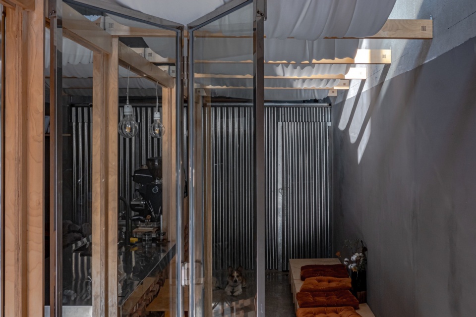 Community Coffee China by NEMEArchitects
