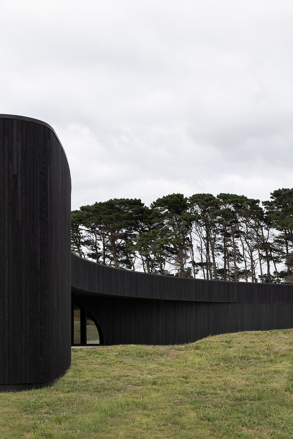 peninsula house by wood marsh