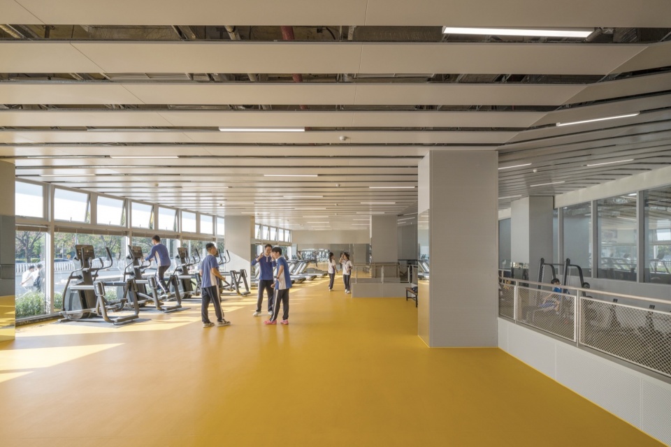 Futian High School Campus China by reMIXstudio