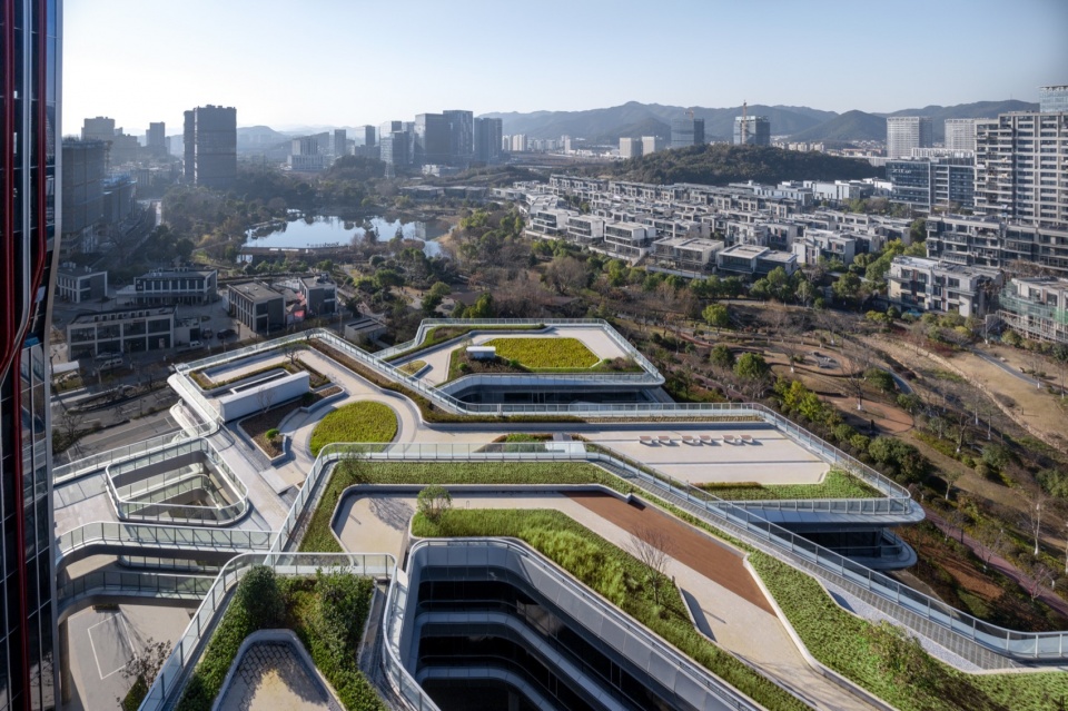 AutoFuturist Complex Jingu Center by LYCS Work