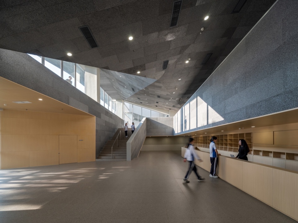 Futian High School Campus China by reMIXstudio