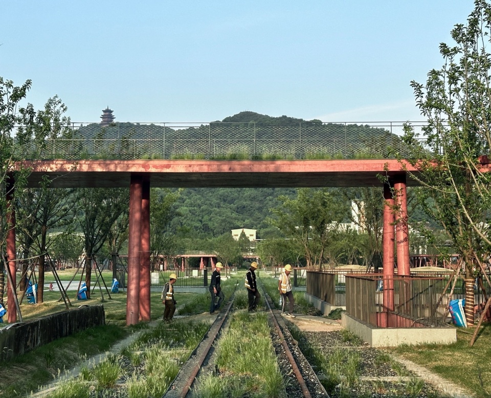 Hanggang Site Park Project China by Jiakun Architects
