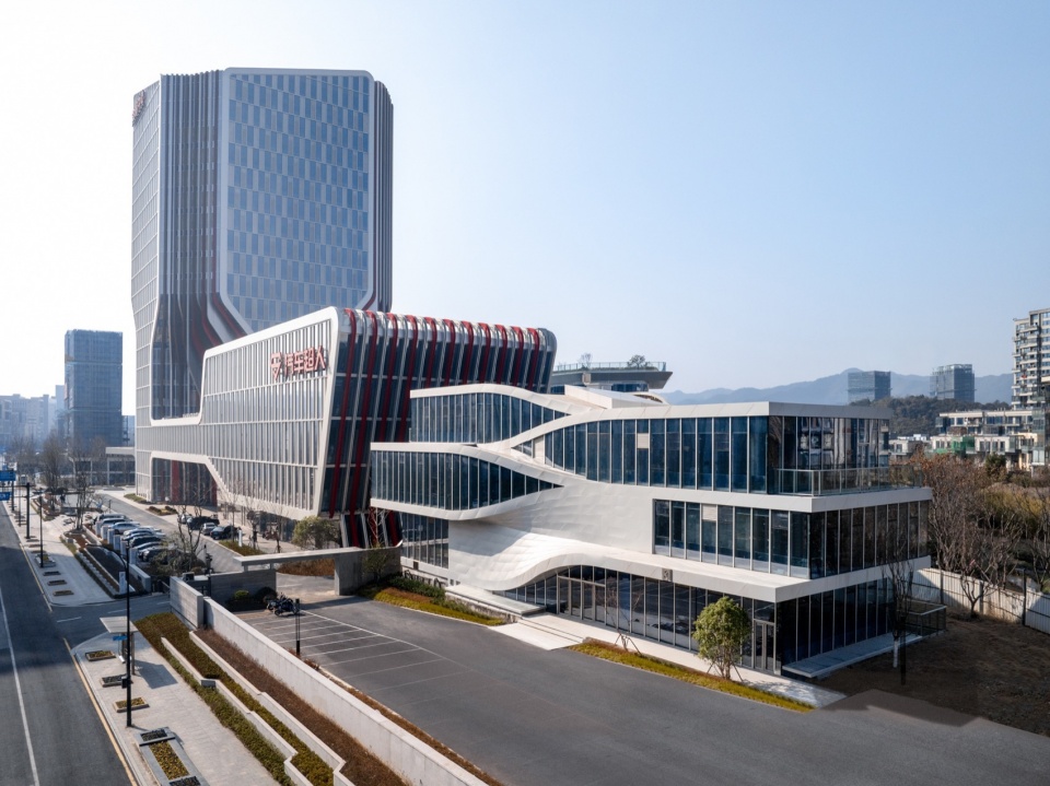 AutoFuturist Complex Jingu Center by LYCS Work