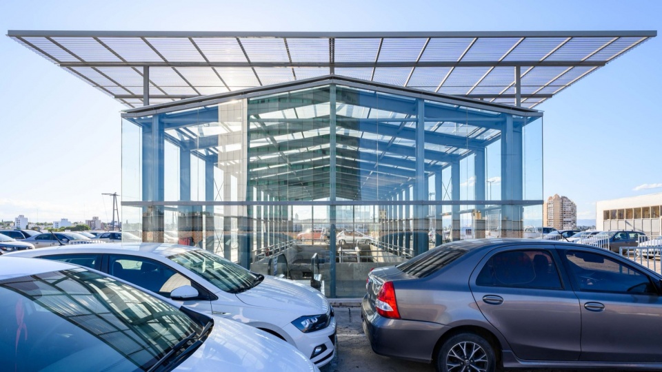 remodeling in nuevocentro shopping by ar mondejar arquitectos