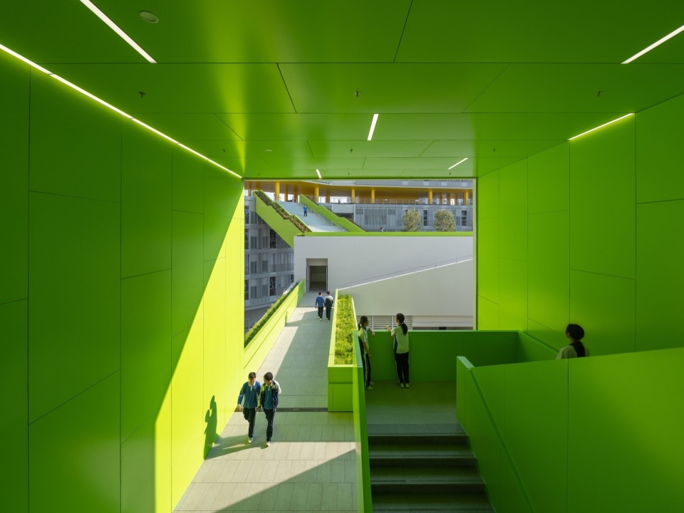 Futian High School Campus China by reMIXstudio