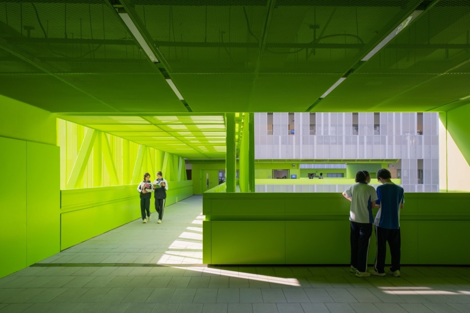 Futian High School Campus China by reMIXstudio