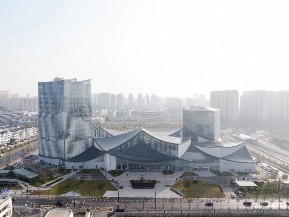入口鸟瞰 Aerial view of the entrance©DONG建筑影像 DONG Image