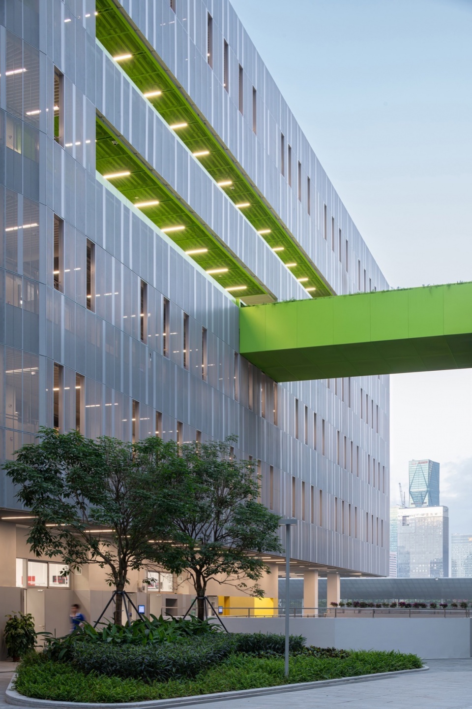 Futian High School Campus China by reMIXstudio