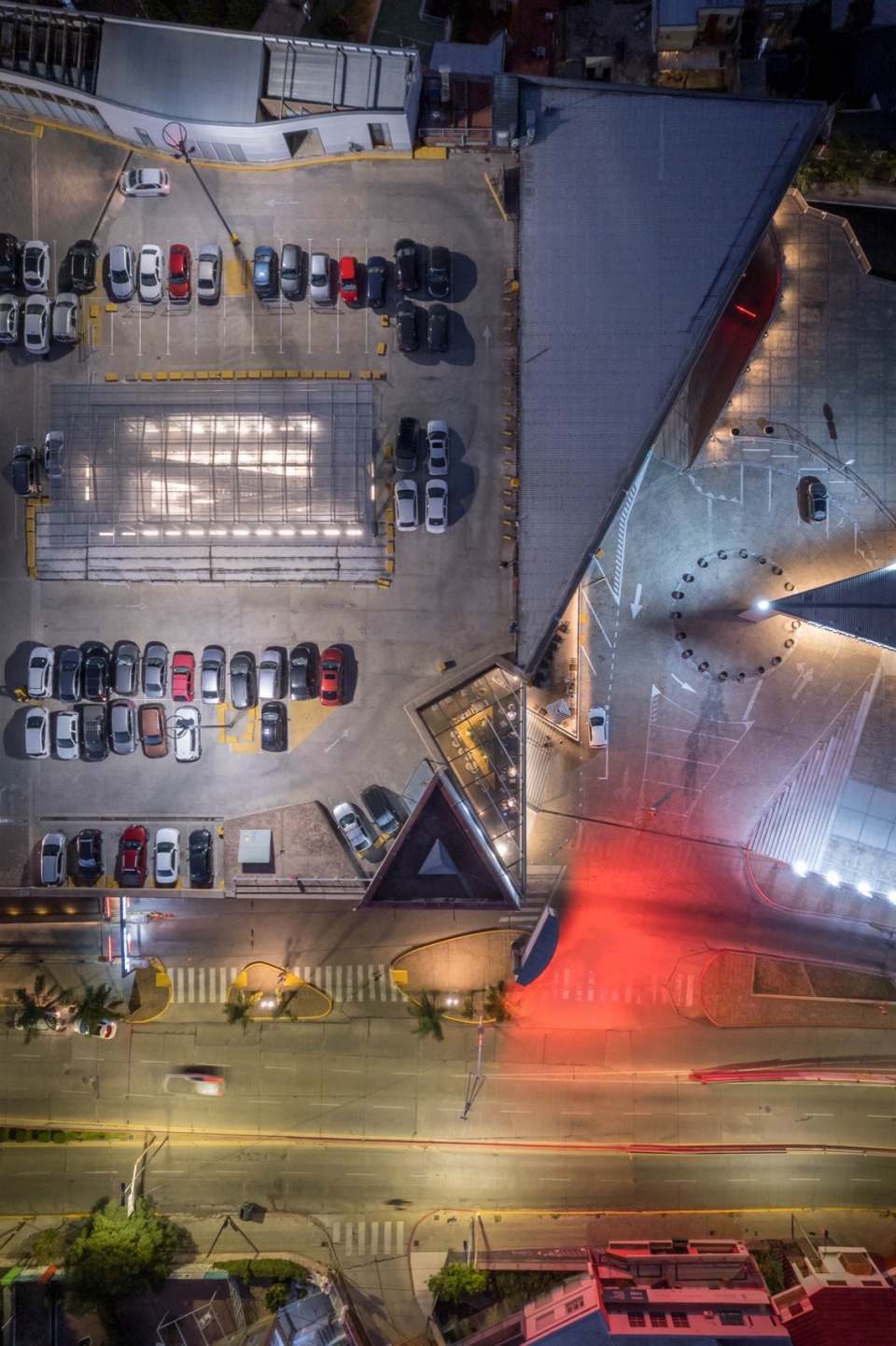 remodeling in nuevocentro shopping by ar mondejar arquitectos