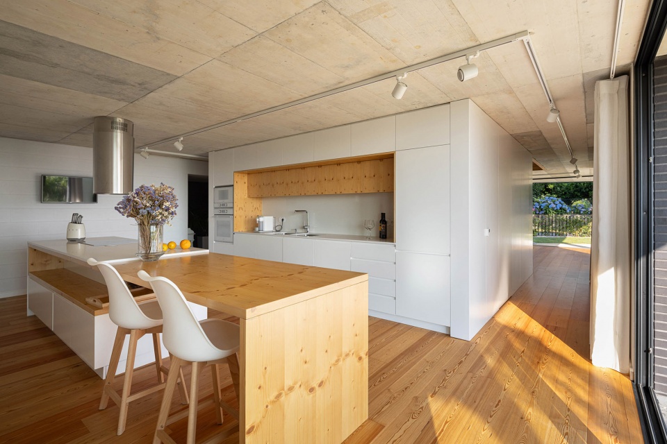 casa do sobreiro by skemba studio