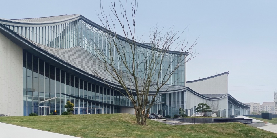入口侧面视角 Side view of the entrance©零壹城市 LYCS