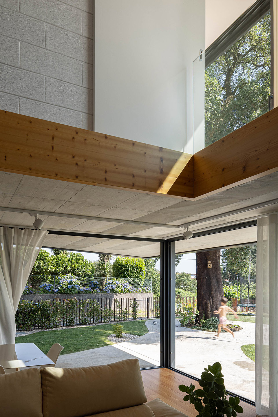 casa do sobreiro by skemba studio