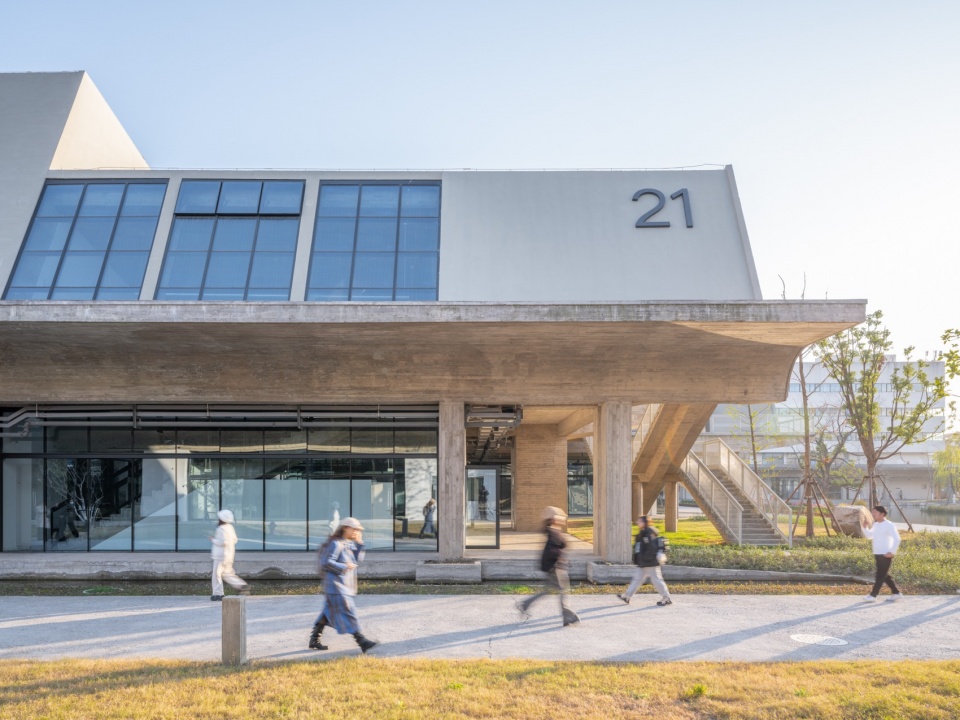 . 工坊 Studios ©田方方