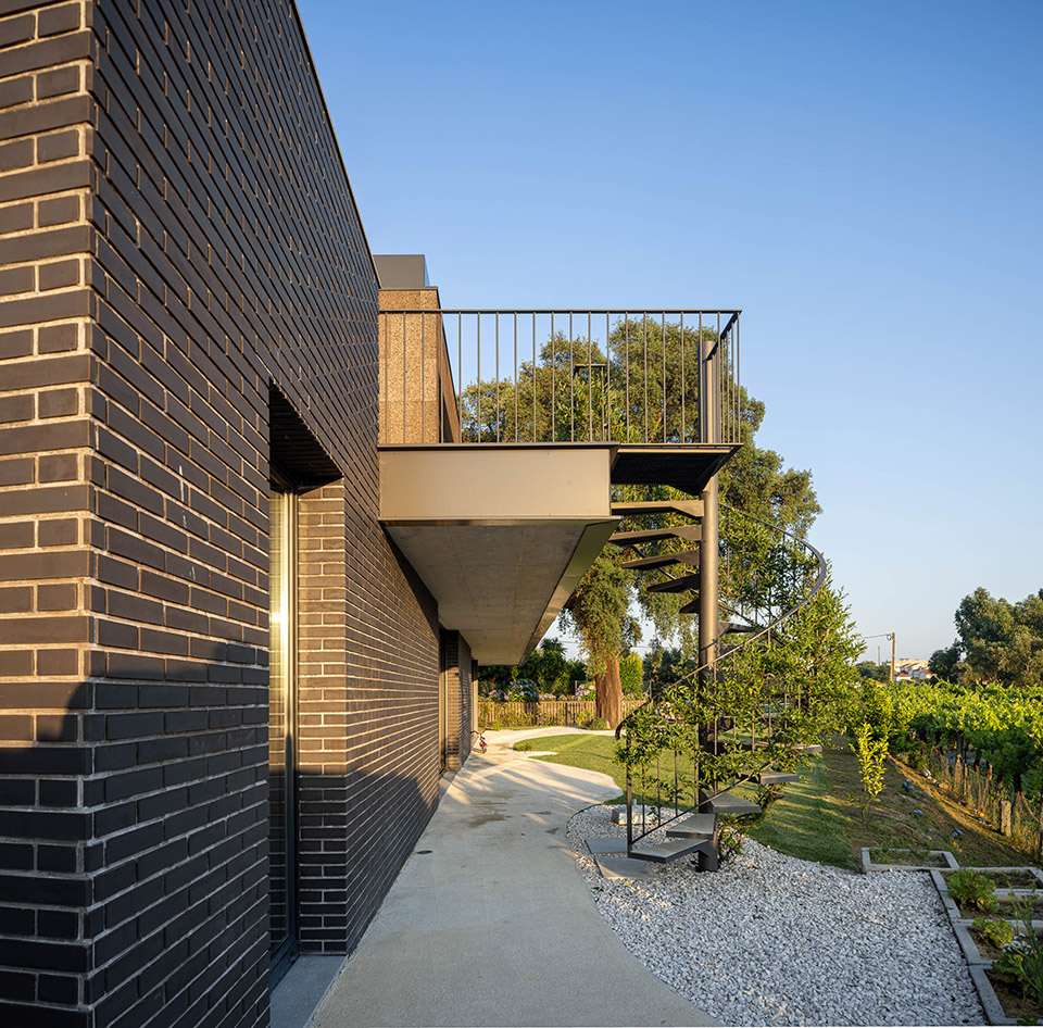 casa do sobreiro by skemba studio