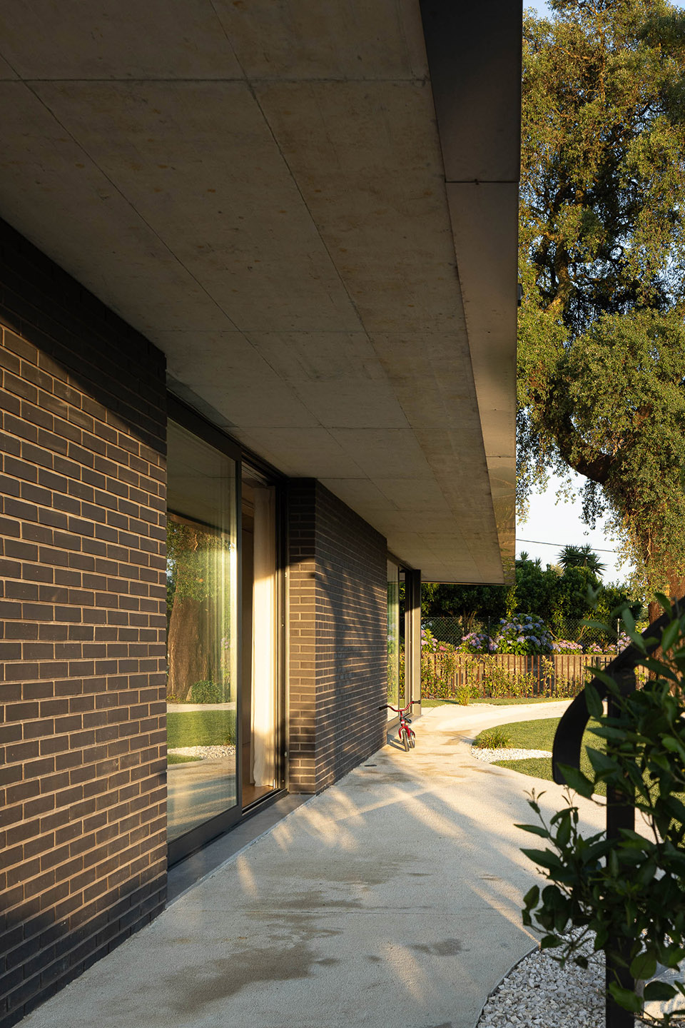 casa do sobreiro by skemba studio